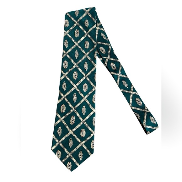 Claiborne vintage 100% Italian Silk tie - Picture 1 of 4